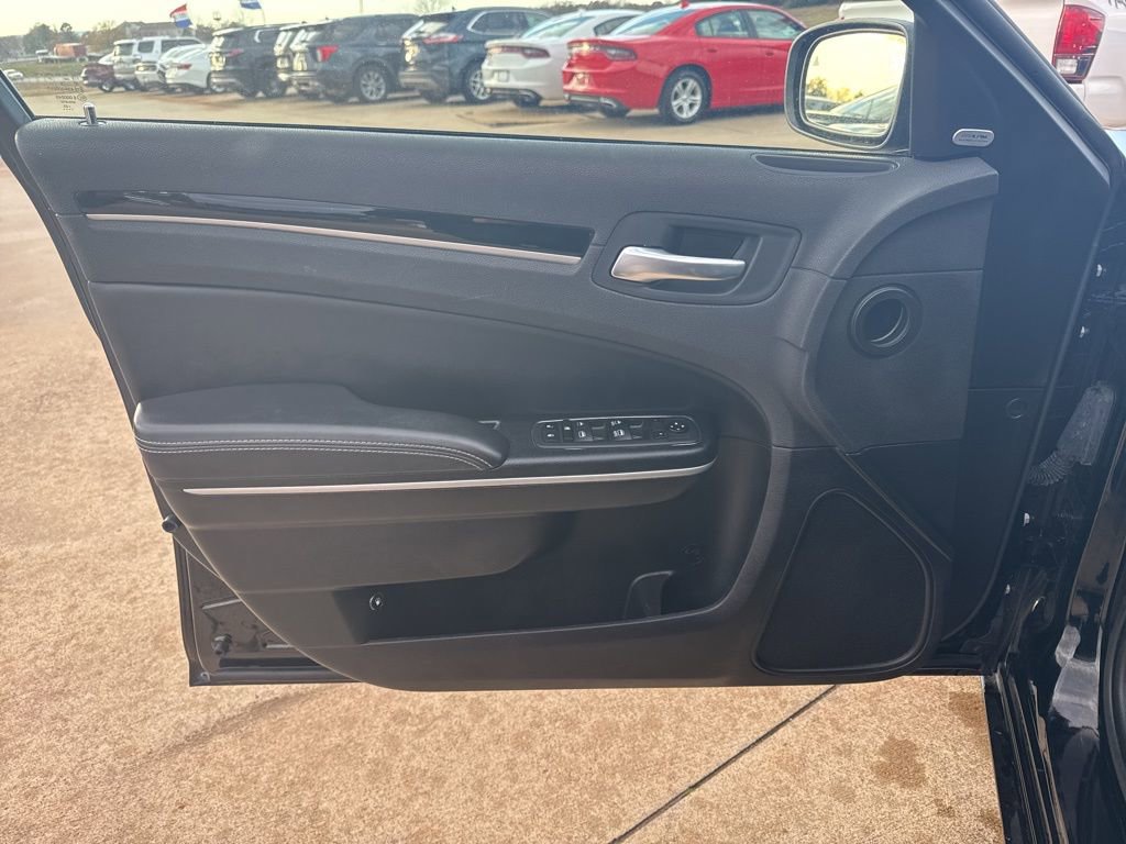 Certified 2023 Chrysler 300 S image 6