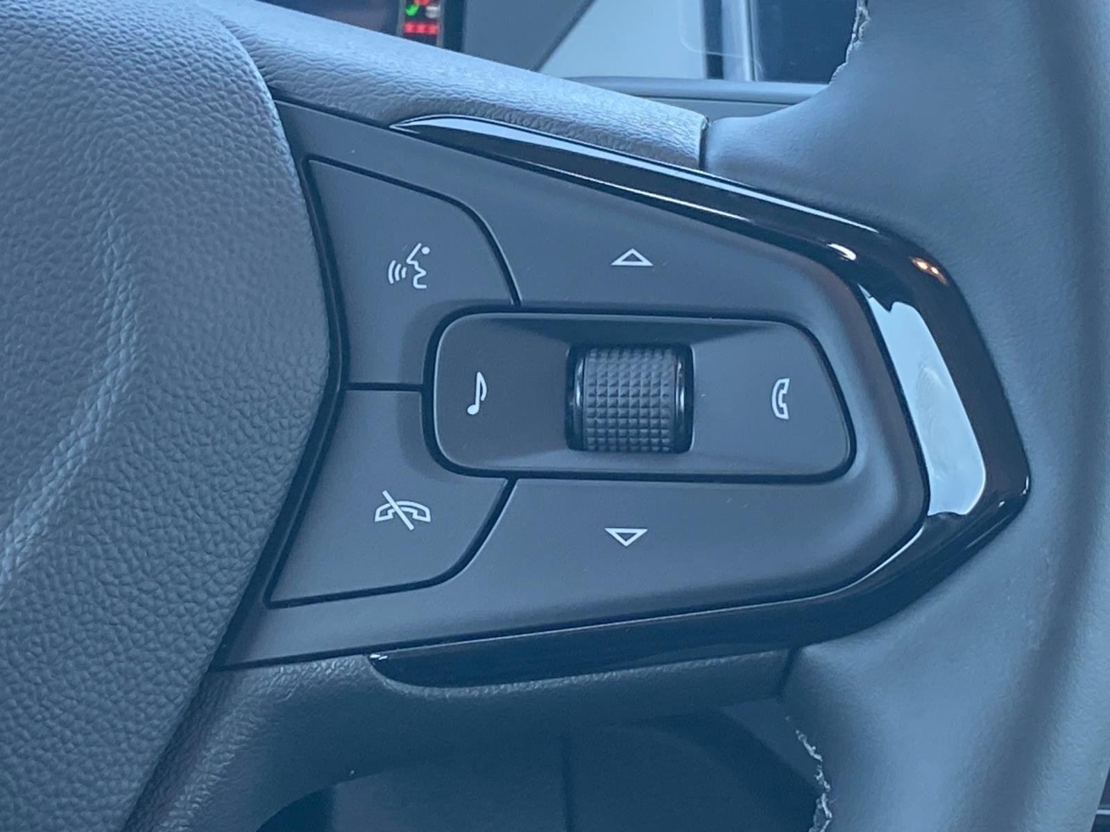 New 2027 Chevrolet Bolt RS w/ Technology Package FWD image 10