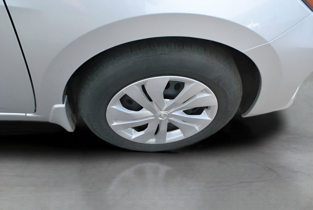 Used 2023 Nissan Versa S FWD image 27