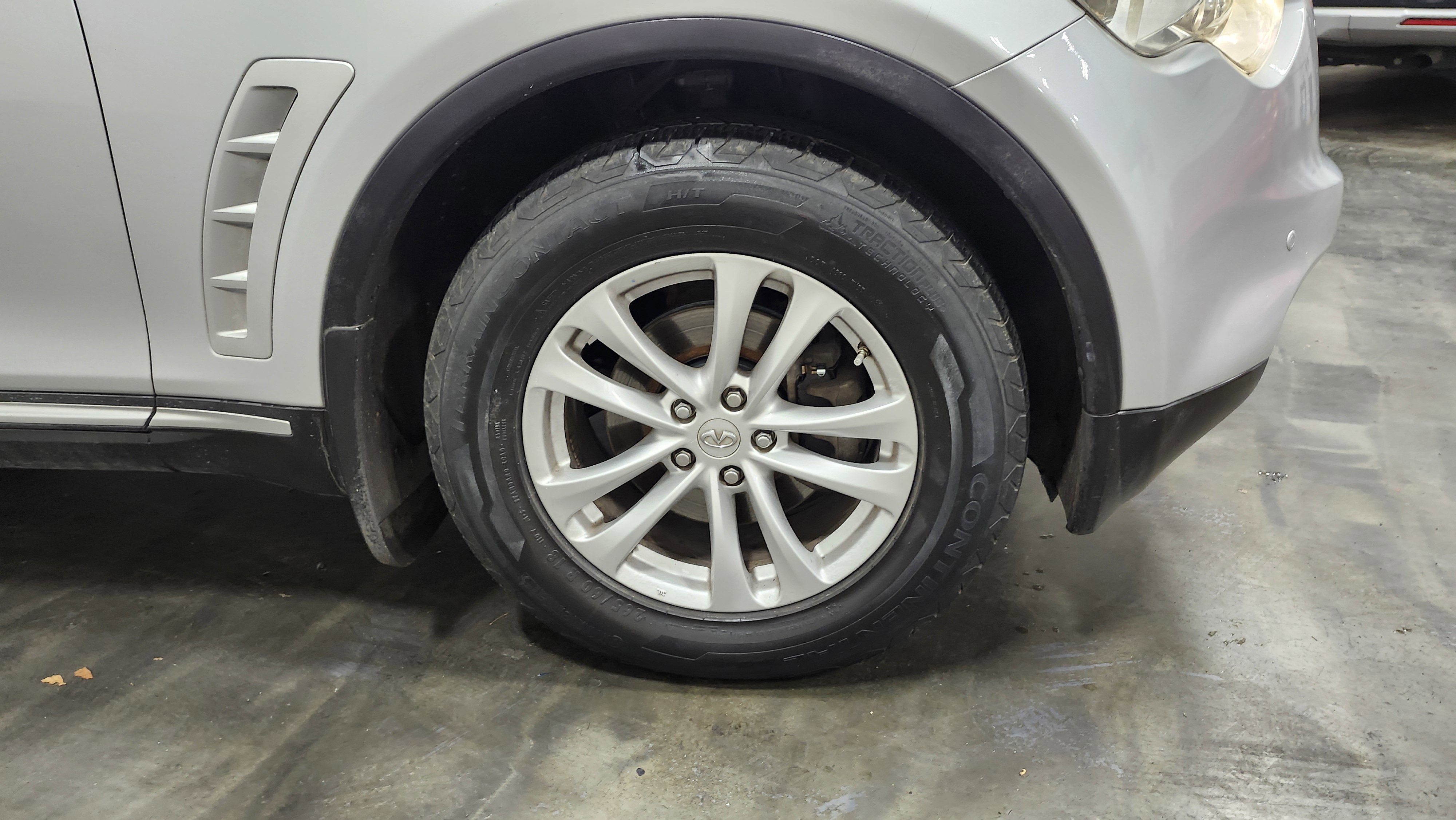 Used 2011 INFINITI FX35 AWD w/ Premium Pkg image 12