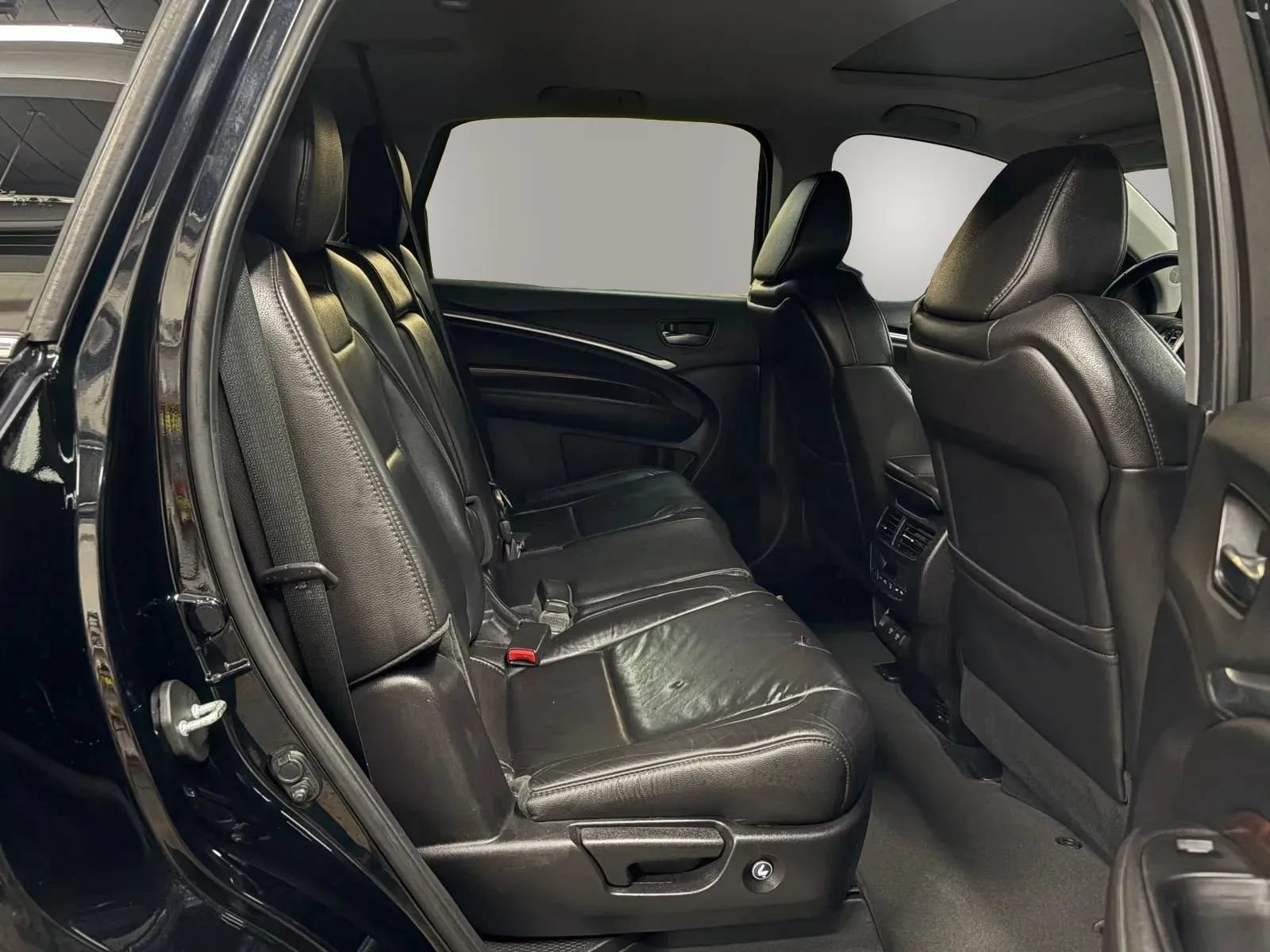 Used 2020 Acura MDX SH-AWD image 22