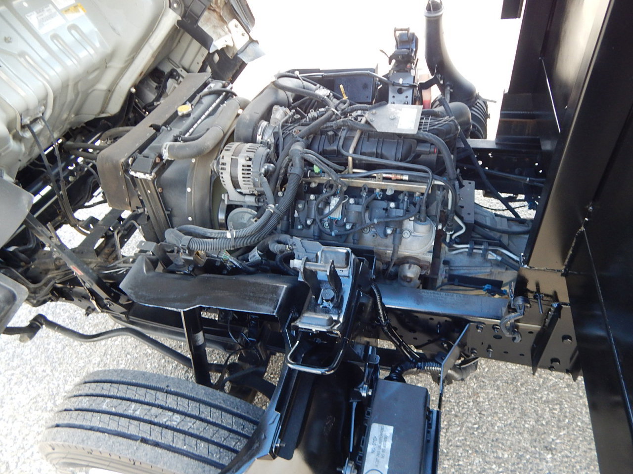 Used 2018 Isuzu NPR image 24