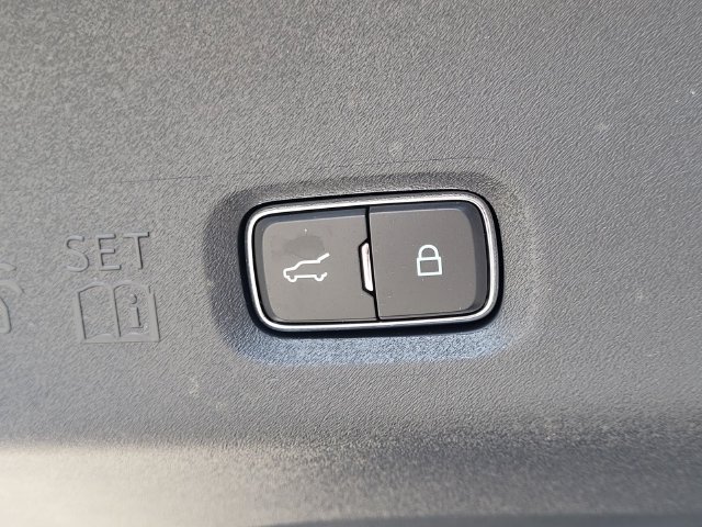Used 2026 Ford Expedition Active RWD image 10