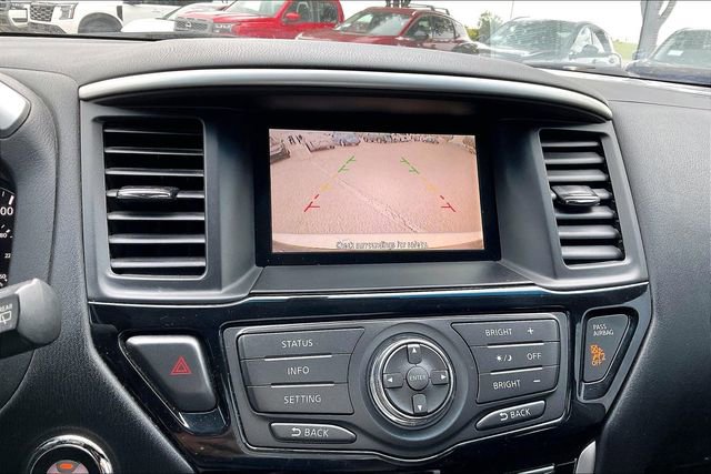Used 2015 Nissan Pathfinder SV FWD image 19