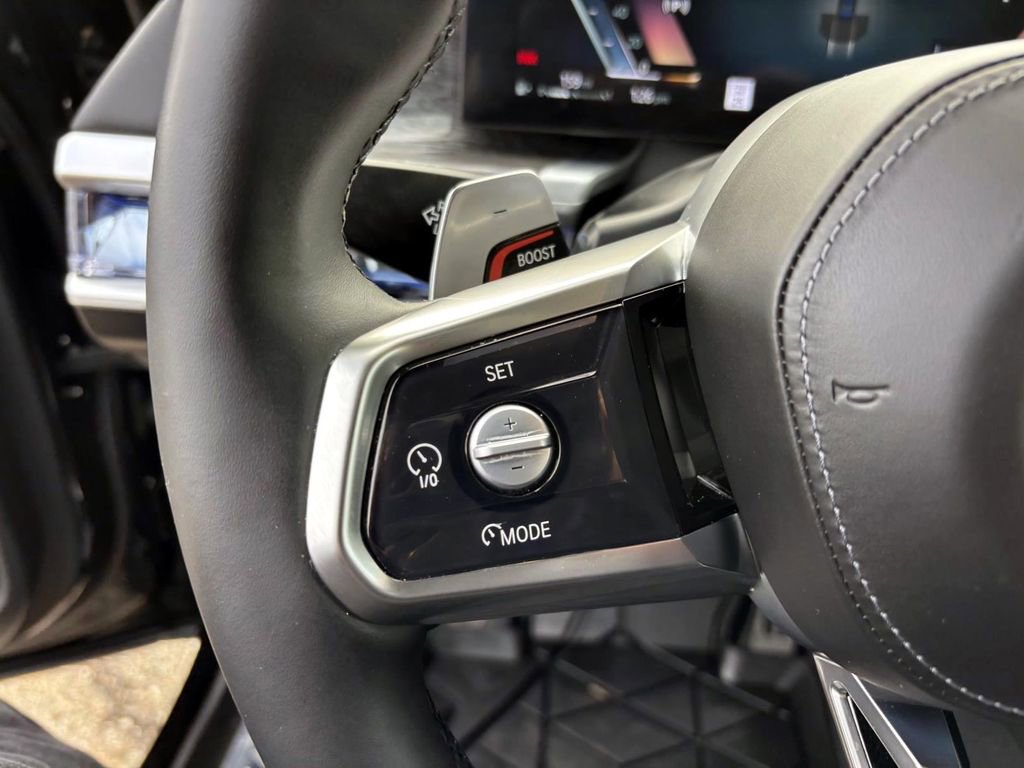 Used 2024 BMW 760i xDrive w/ Executive Package image 17