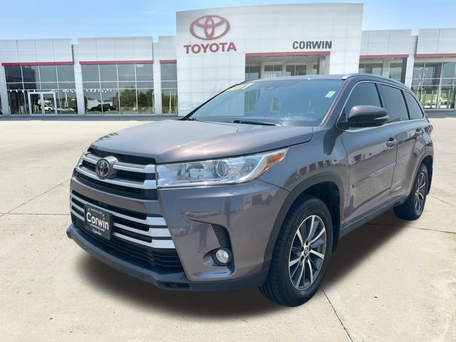 Used 2017 Toyota Highlander XLE w/ Protection Package #3 AWD/4WD image 7