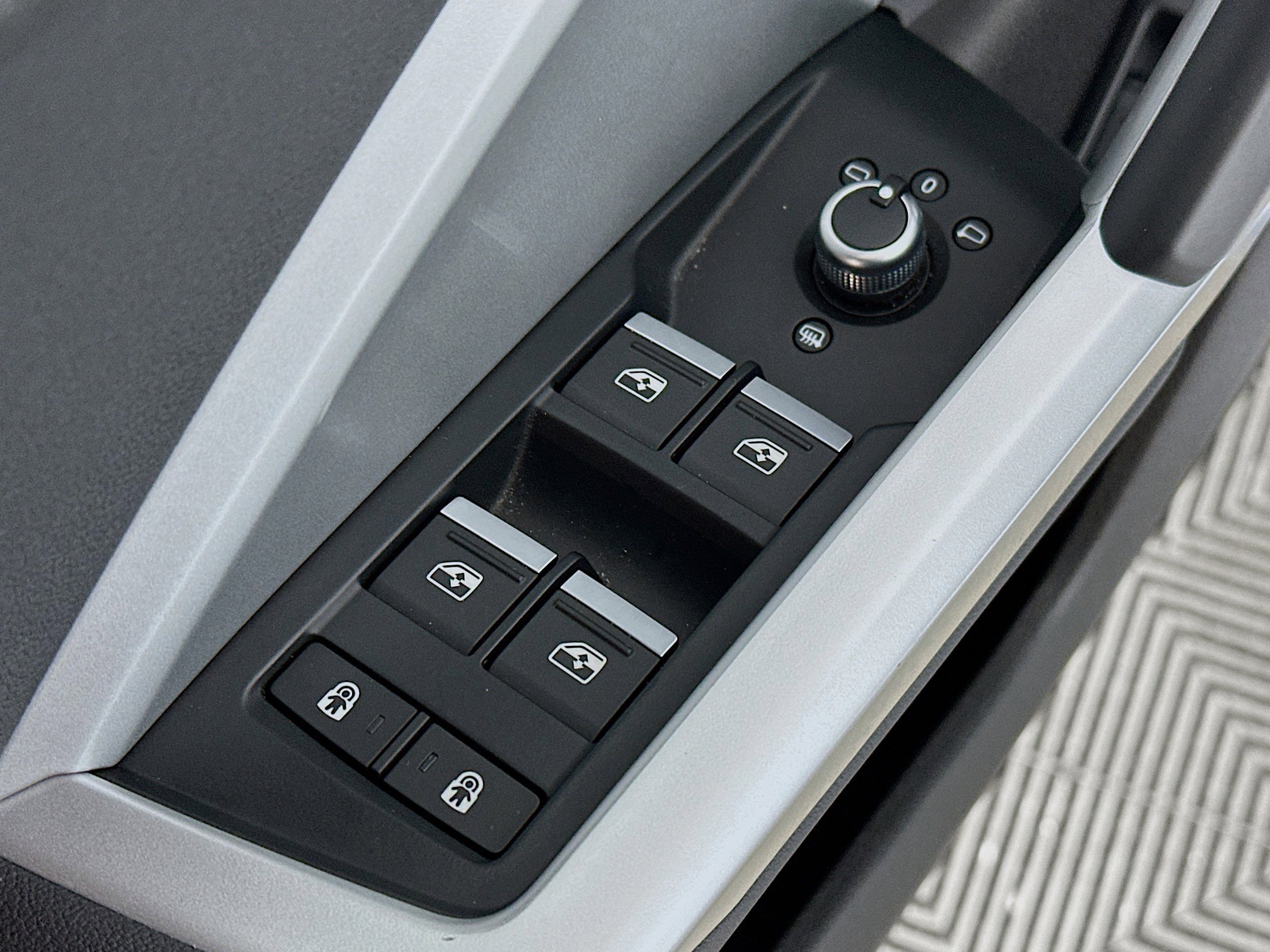 Used 2025 Audi Q3 2.0T Premium image 17