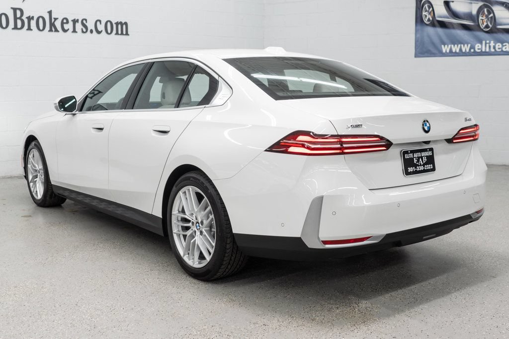Used 2025 BMW 540i xDrive AWD/4WD image 49