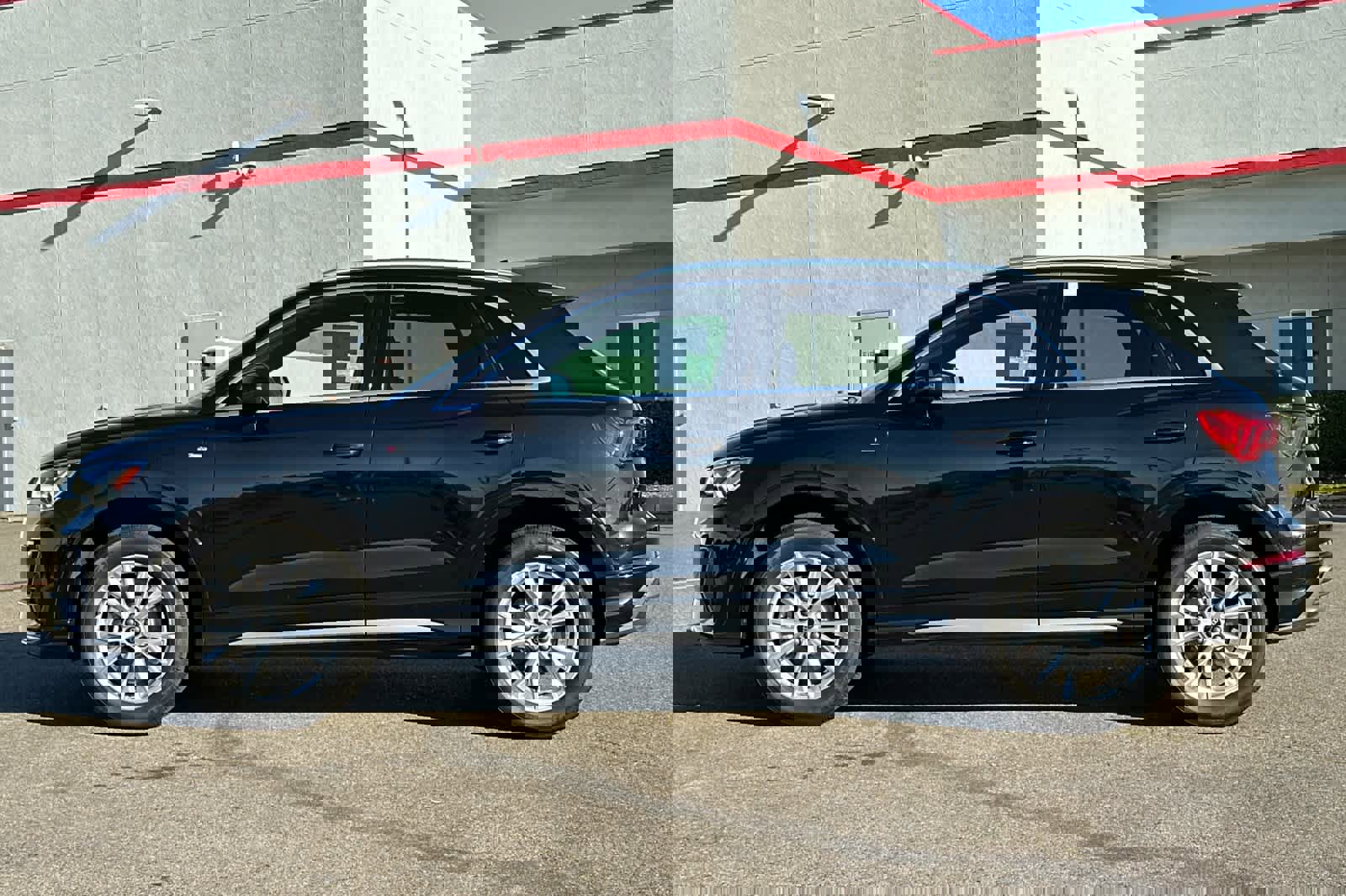 Used 2023 Audi Q3 2.0T Premium image 9