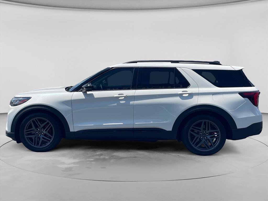 Used 2025 Ford Explorer ST AWD/4WD image 4