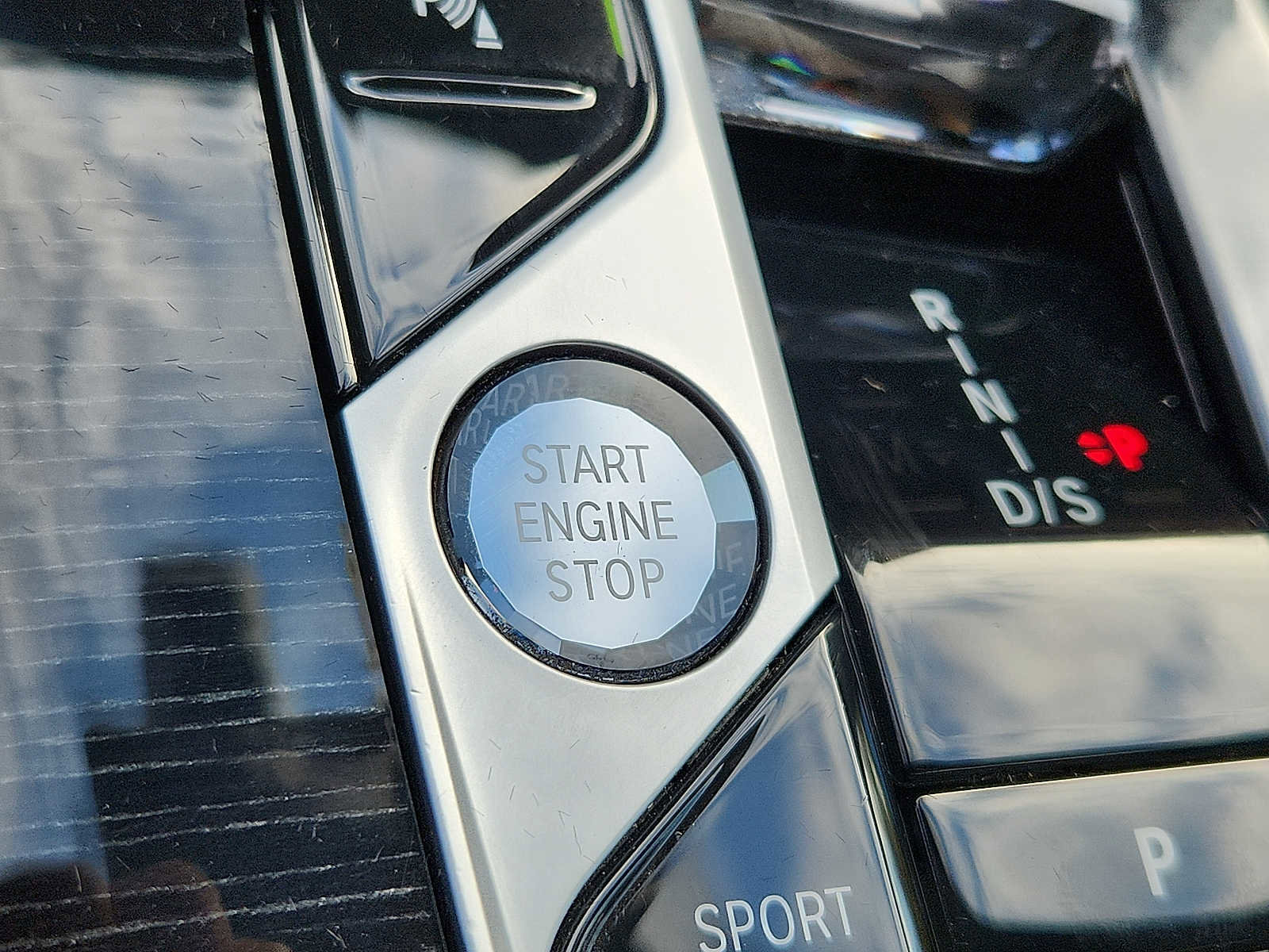 Certified 2024 BMW X7 xDrive40i w/ Executive Package image 23