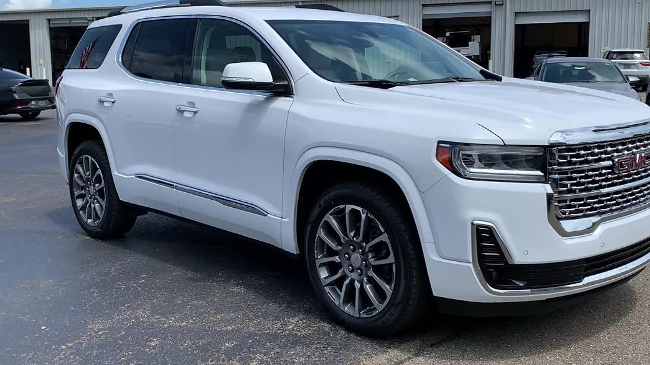 Used 2023 GMC Acadia Denali AWD/4WD image 7