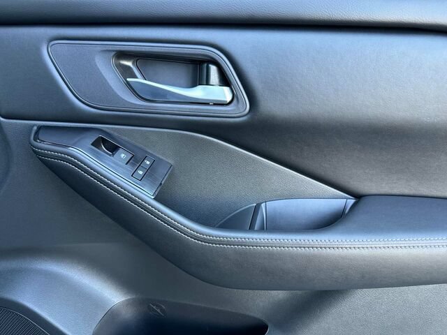 Used 2026 Nissan Rogue SV FWD image 19