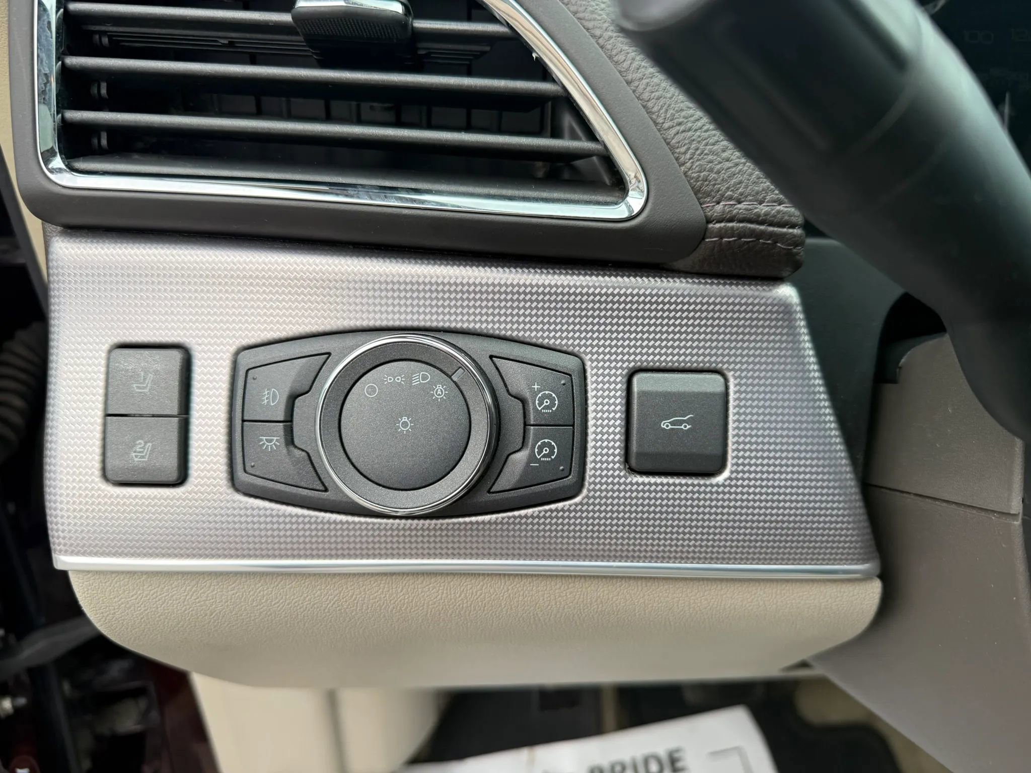 Used 2012 Lincoln MKX FWD image 23