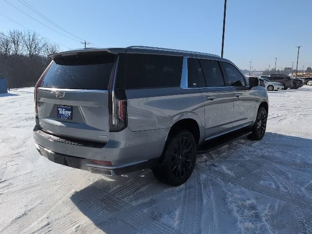 Used 2024 Cadillac Escalade ESV Premium Luxury image 5