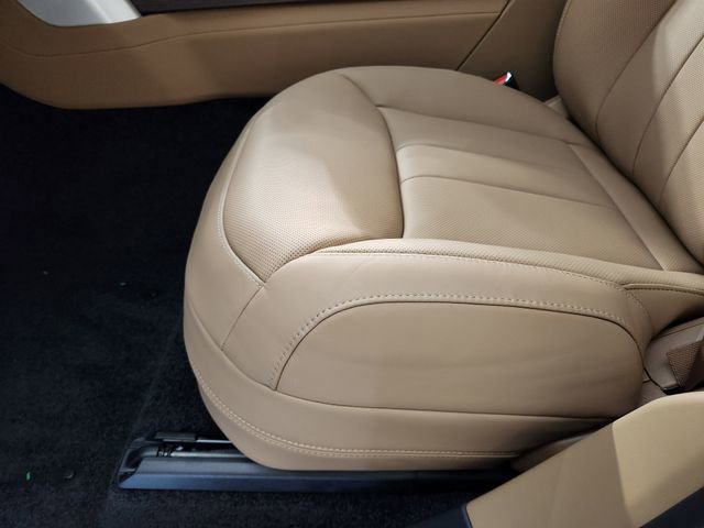 New 2026 Land Rover Range Rover Long Wheelbase SE image 23