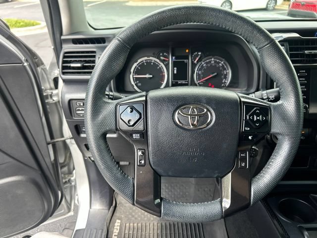 Used 2020 Toyota 4Runner Venture AWD/4WD image 20