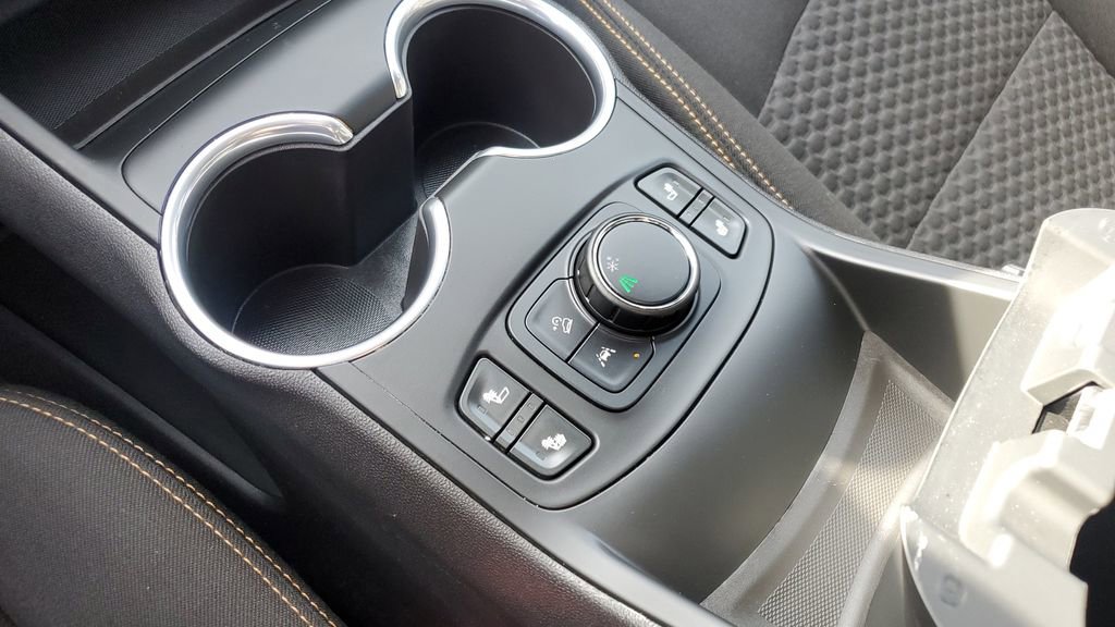 Used 2021 GMC Terrain SLE w/ Driver Convenience Package image 19