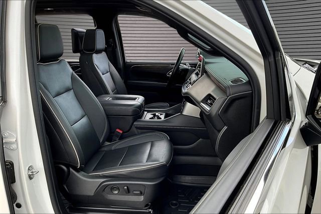 Used 2023 Chevrolet Tahoe Premier w/ Advanced Technology Package AWD/4WD image 29