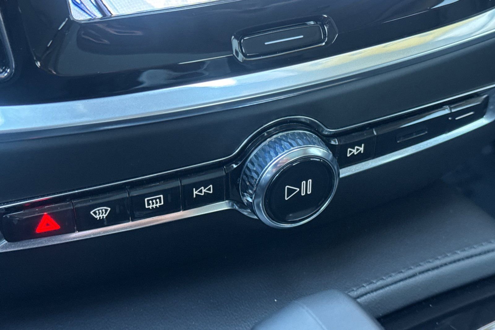 Used 2023 Volvo S60 T8 Plus w/ Climate Package image 23