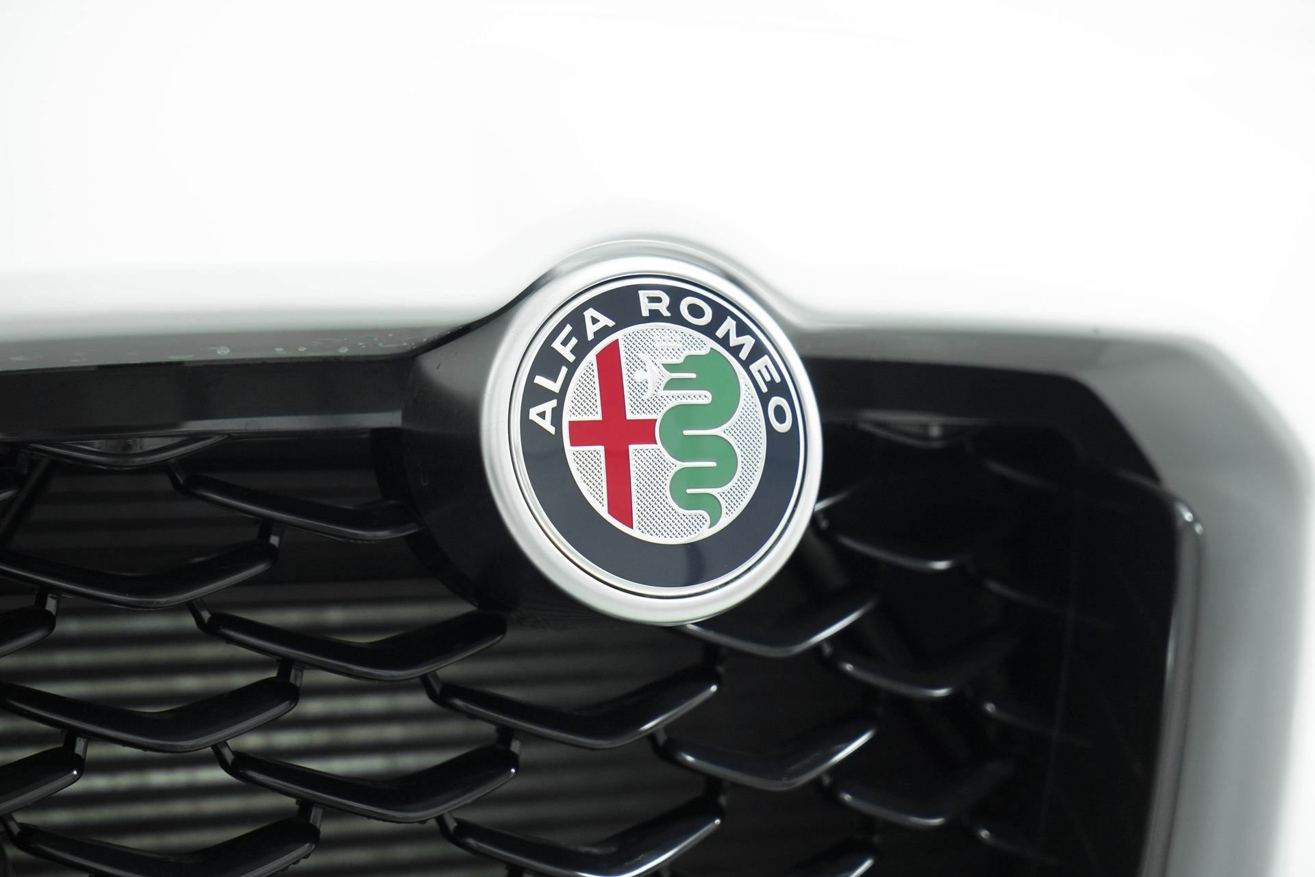 New 2025 Alfa Romeo Stelvio Sprint AWD/4WD image 12