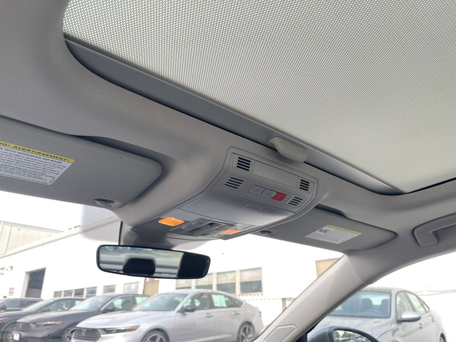 Used 2025 Volkswagen Jetta SE image 28