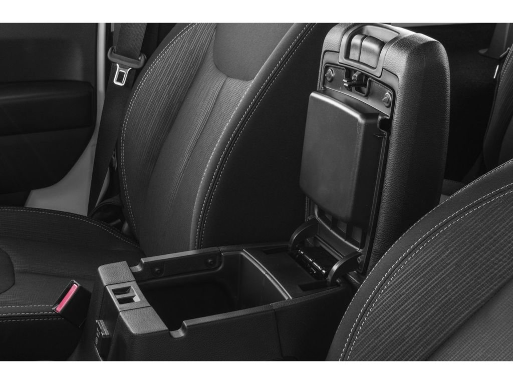 Used 2017 Jeep Wrangler Rubicon AWD/4WD image 9
