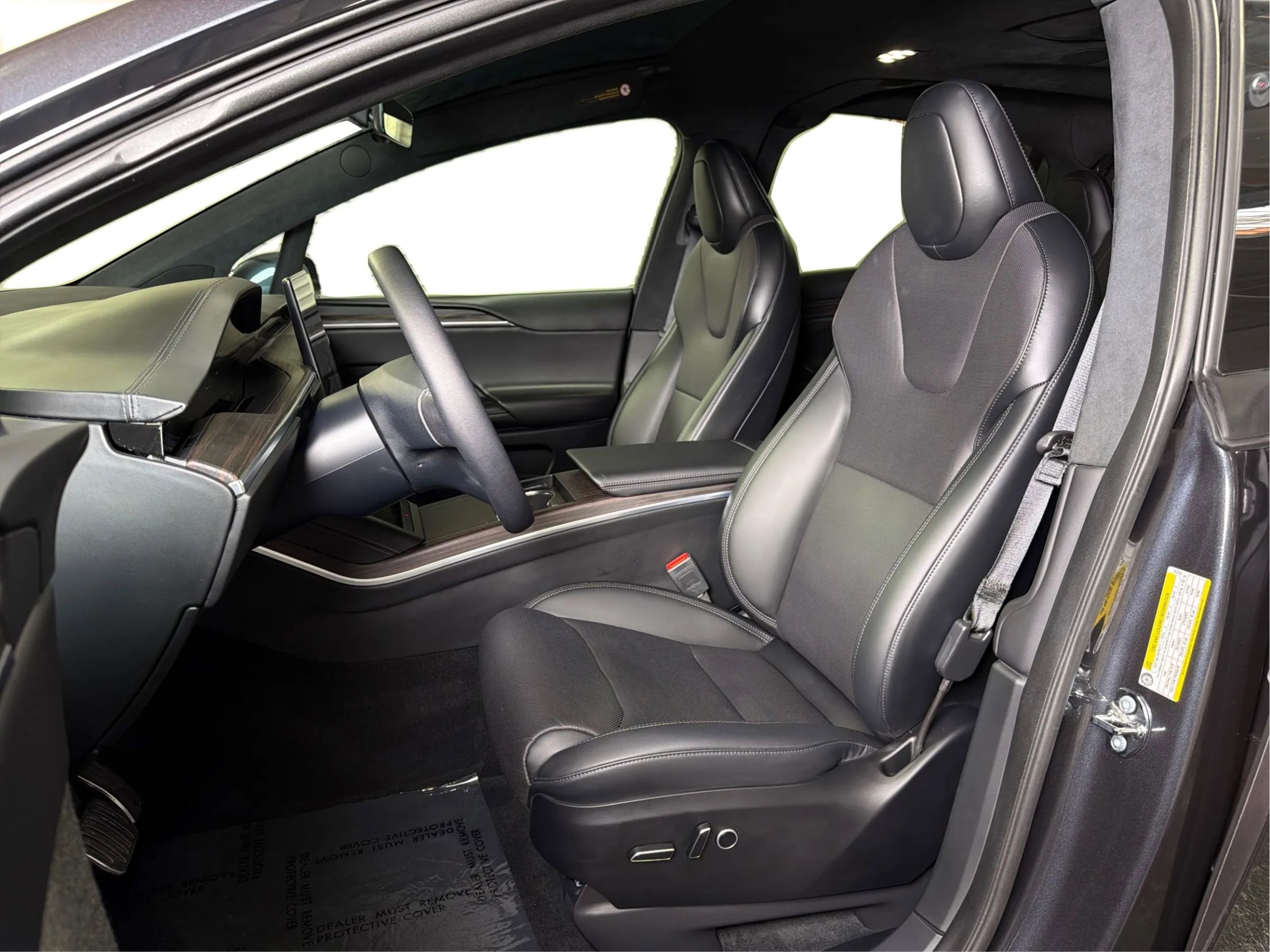 Used 2025 Tesla Model X AWD/4WD image 9