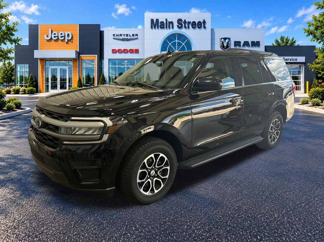Used 2024 Ford Expedition XLT AWD/4WD image 1
