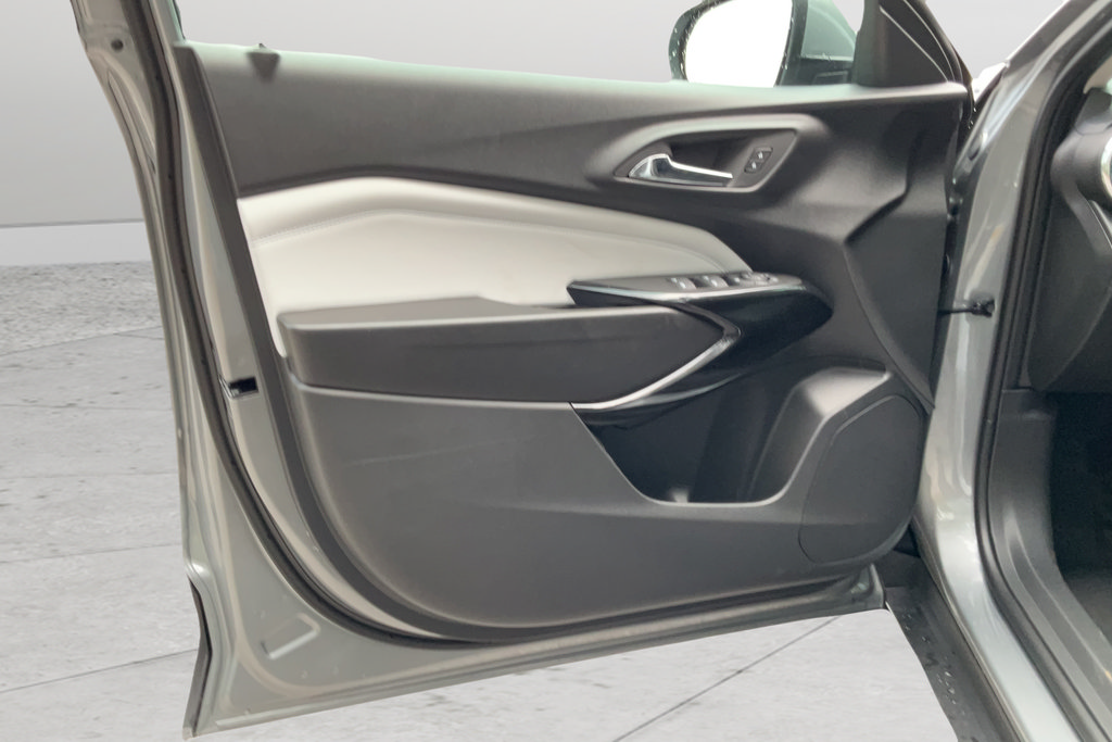 New 2026 Chevrolet Trax LT FWD image 9