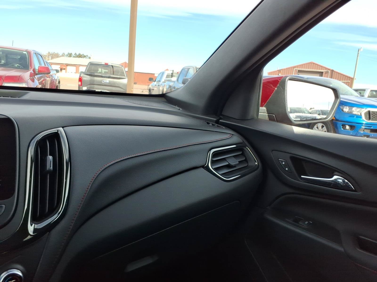 Used 2023 Chevrolet Equinox RS w/ RS Leather Package AWD/4WD image 21