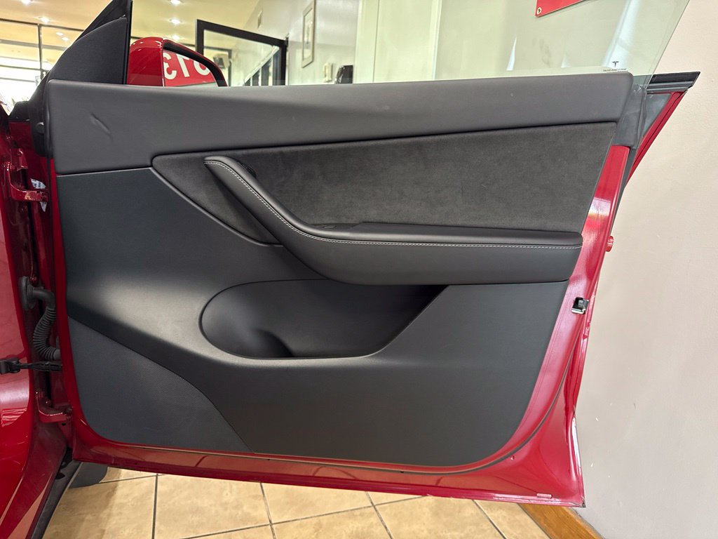 Used 2022 Tesla Model Y Long Range AWD/4WD image 33