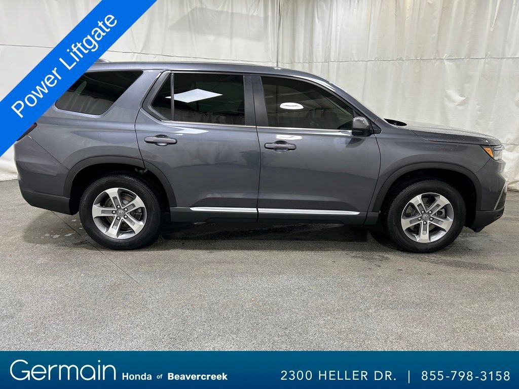 Used 2025 Honda Pilot EX-L image 11