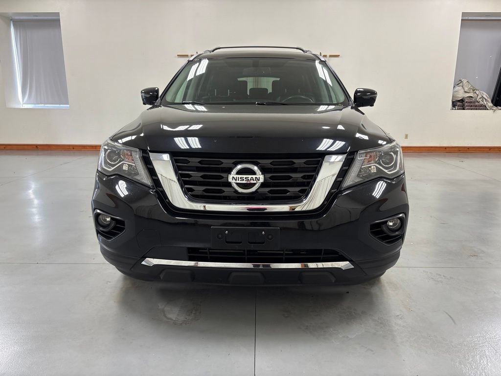 Used 2020 Nissan Pathfinder Platinum AWD/4WD image 3