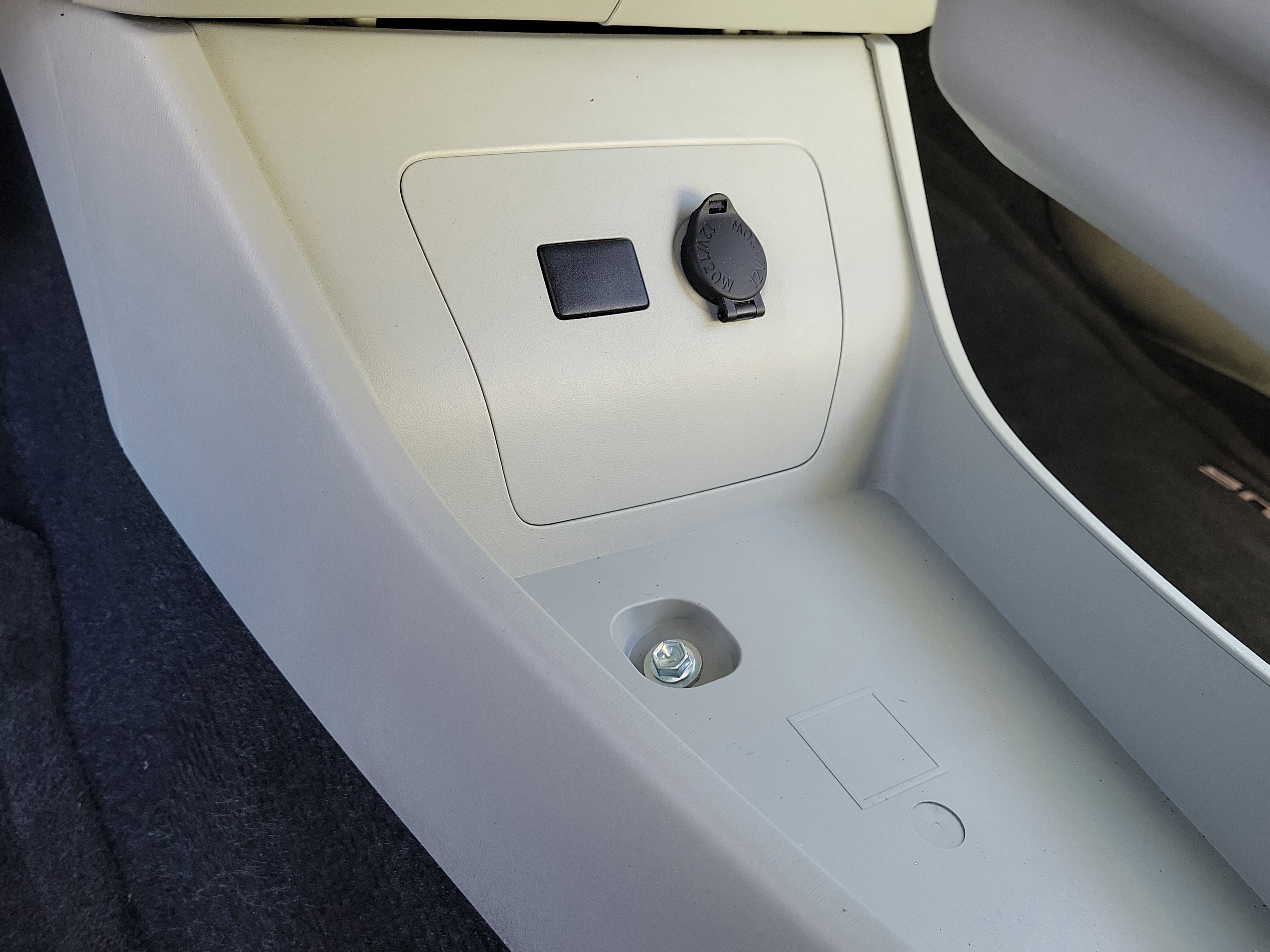 Used 2015 Toyota Prius Two FWD image 28