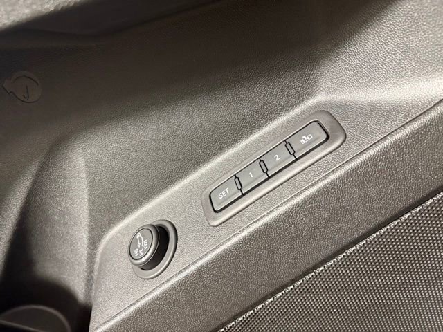 Used 2020 Chevrolet Equinox LT w/ Sport Edition image 20