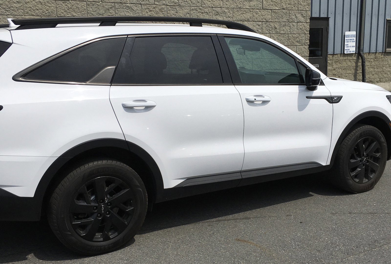 Used 2022 Kia Sorento S image 2