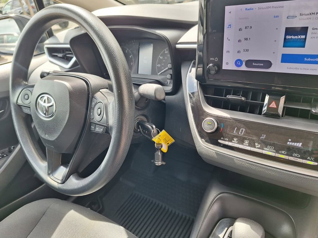 Used 2023 Toyota Corolla LE image 30