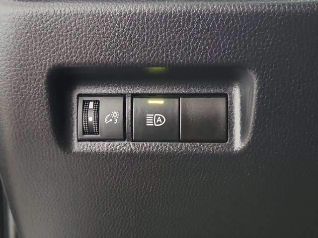 Used 2024 Toyota RAV4 XLE FWD image 23