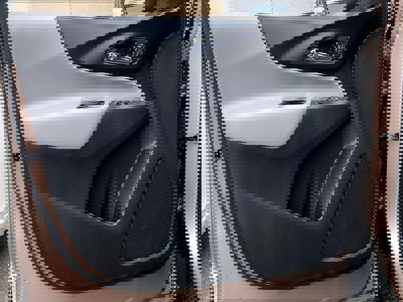 Used 2019 Chevrolet Equinox LS image 9