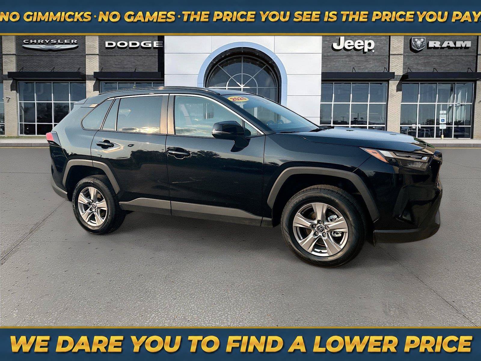 Used 2025 Toyota RAV4 XLE FWD image 1