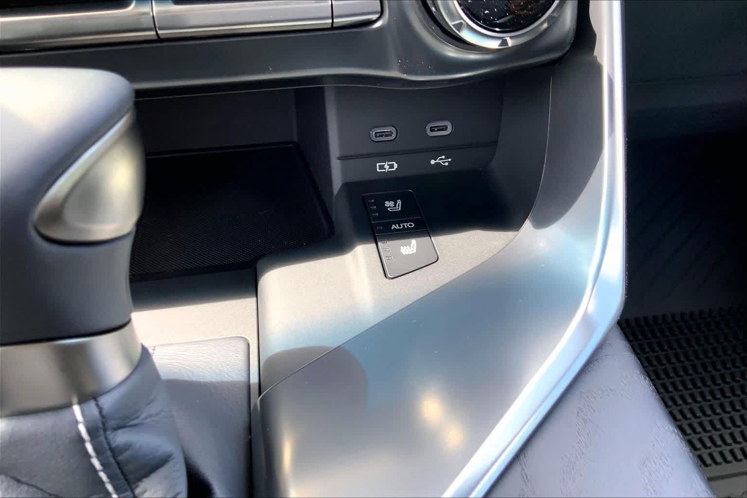 New 2026 Lexus LX 600 4WD w/ Luxury Package image 18