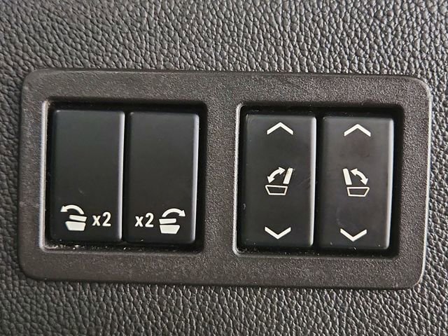 Used 2018 GMC Yukon XL SLT w/ Premium Edition image 39