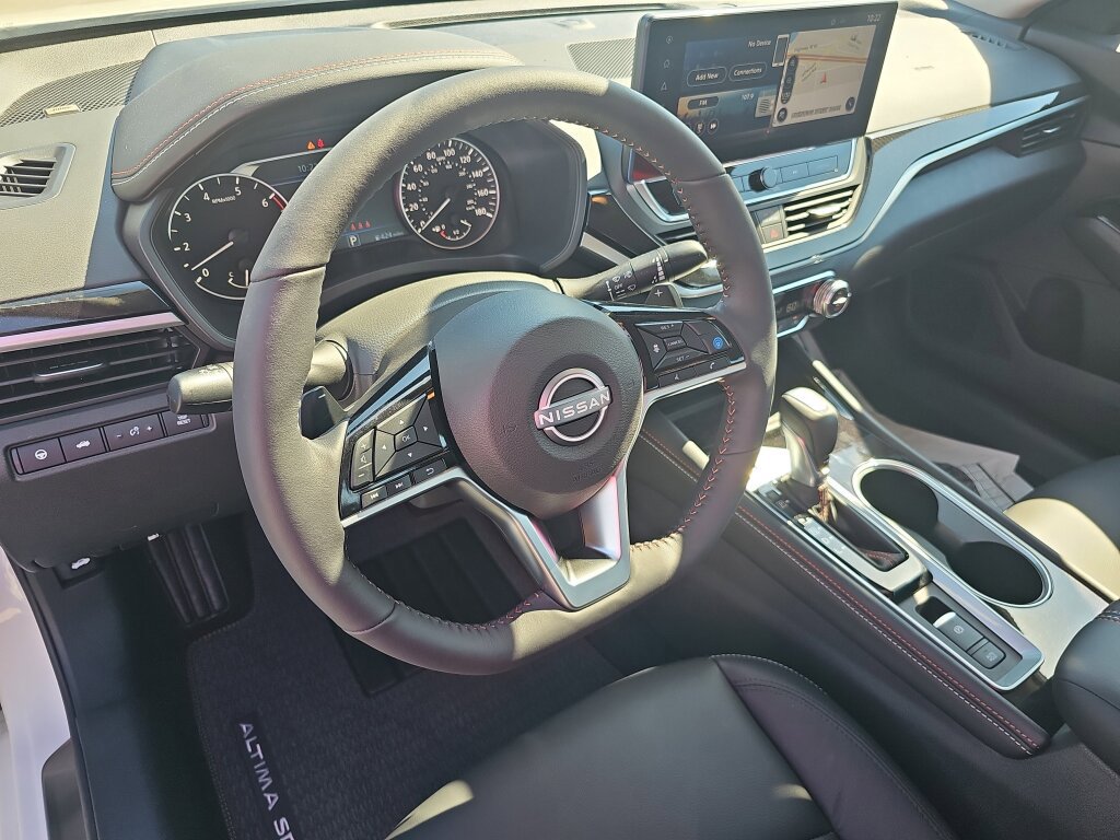 Used 2024 Nissan Altima 2.0 SR image 6