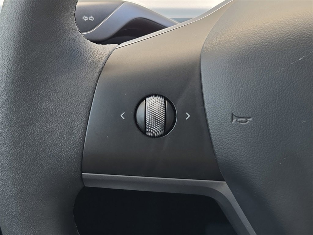 Used 2021 Tesla Model Y Long Range image 26