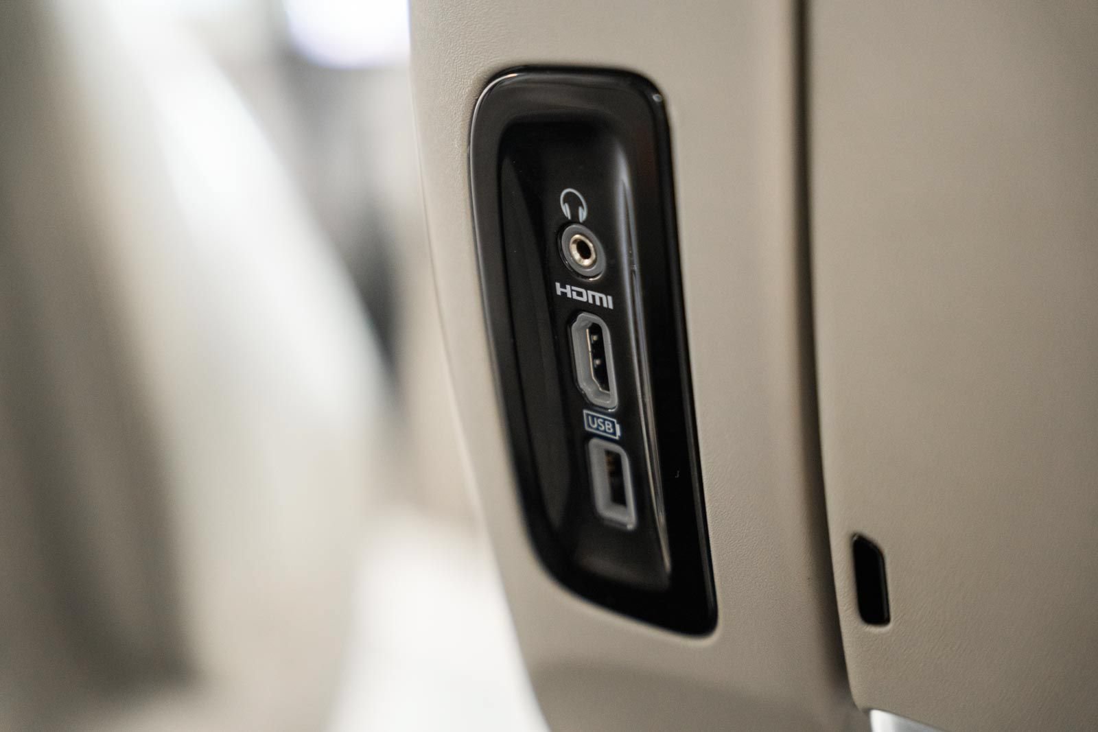 Used 2021 Chrysler Pacifica Touring-L w/ Uconnect Theater Family Group FWD image 40