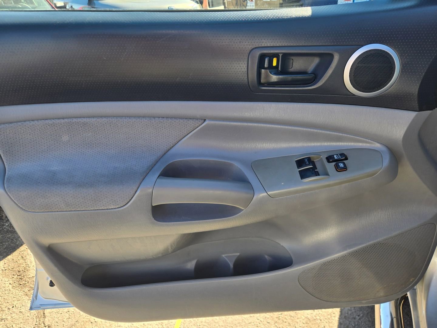 Used 2006 Toyota Tacoma PreRunner RWD image 9