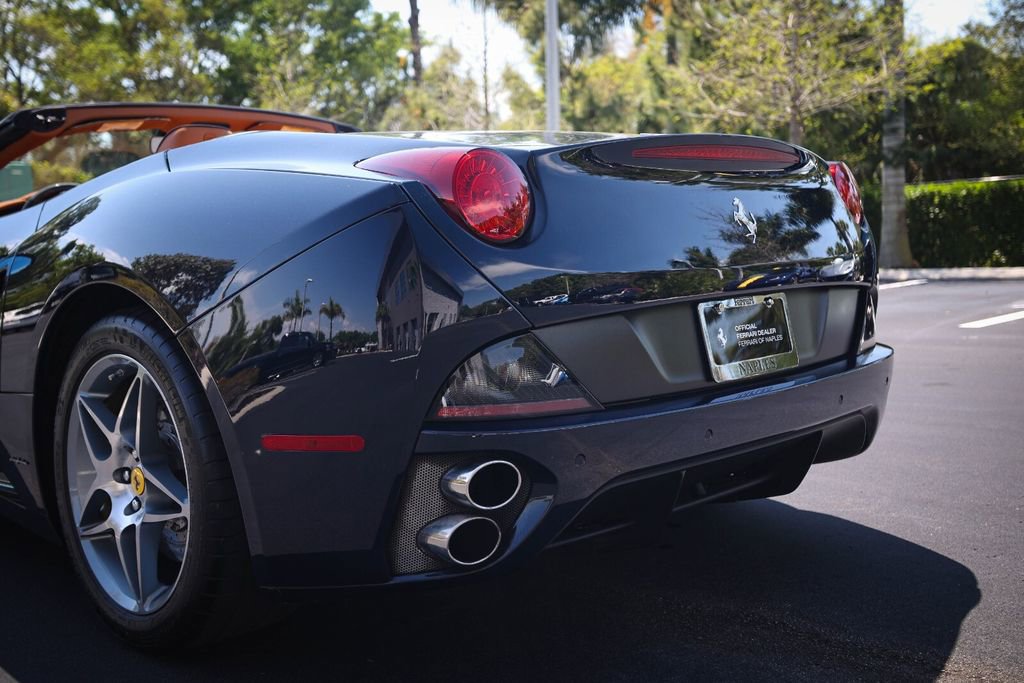 Used 2011 Ferrari California image 18