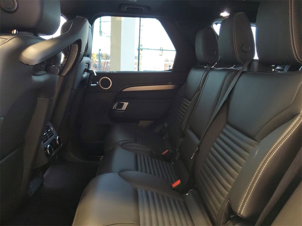 New 2026 Land Rover Discovery Limited Edition image 26
