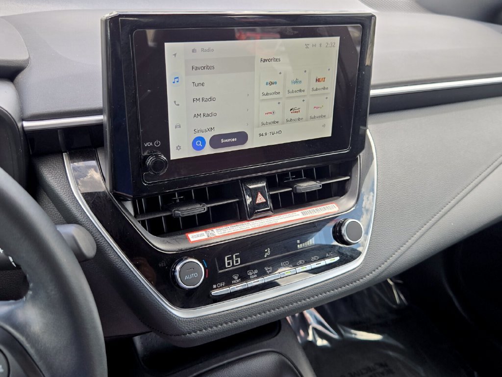 Used 2025 Toyota Corolla SE FWD image 20